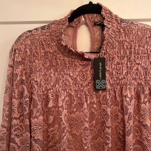 NWT Cable & Gauge stretchy lace mock turtle neck blouse with cute cuff sleeves! - Picture 5 of 5